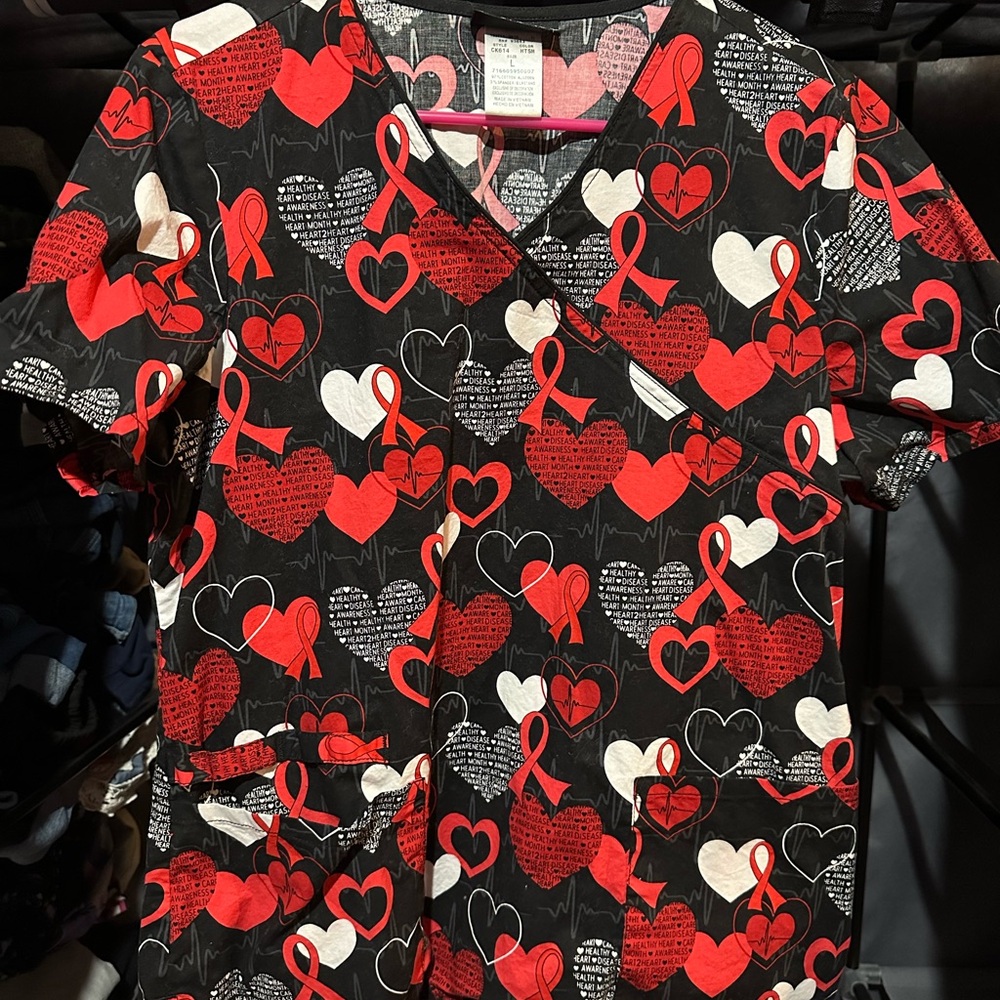 Cherokee scrub top